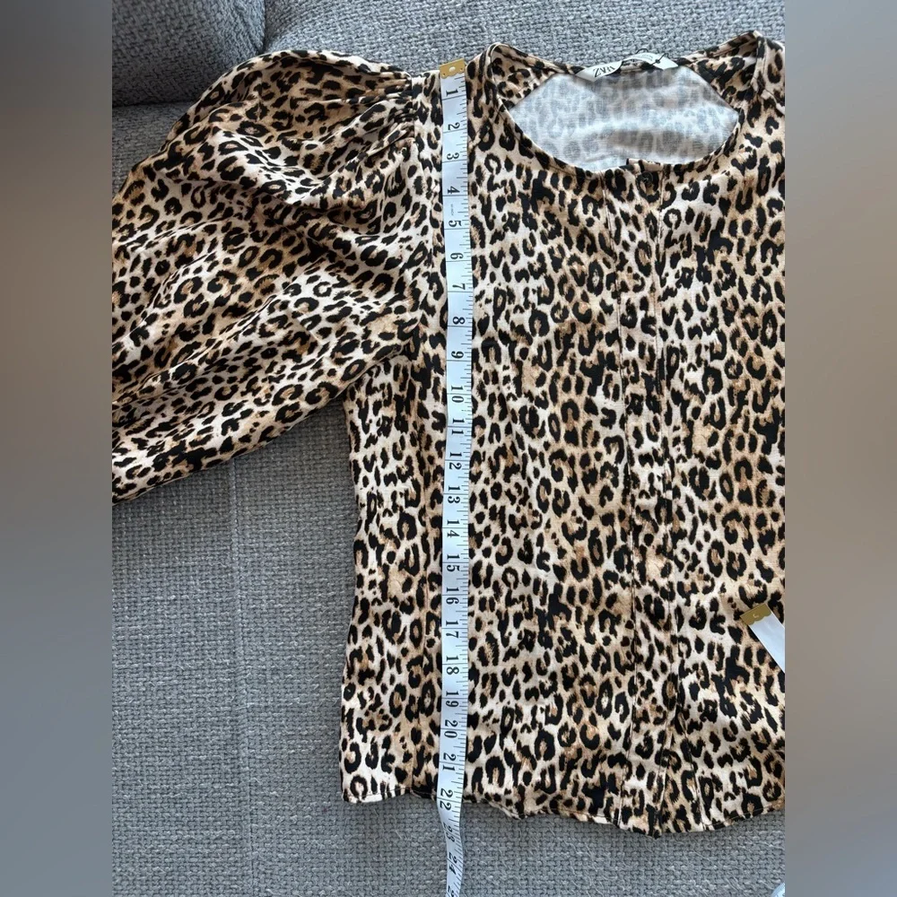 Zara Leopard Print Puff Sleeve Button Blouse - Size Small
Brand new no tag - Picture 7 of 12